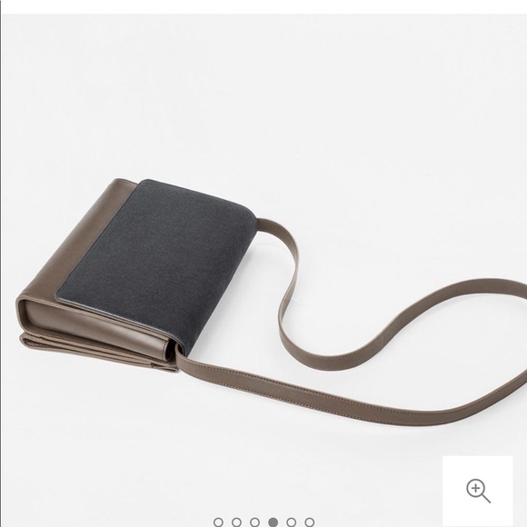 Everlane Handbags - Everlane Petra Crossbody Bag